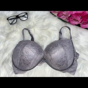 Victoria’s Plunge Bra